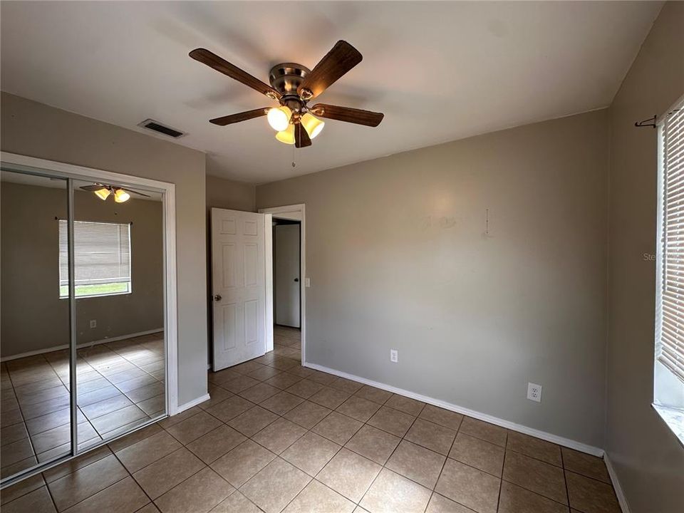 For Rent: $1,750 (3 beds, 1 baths, 988 Square Feet)