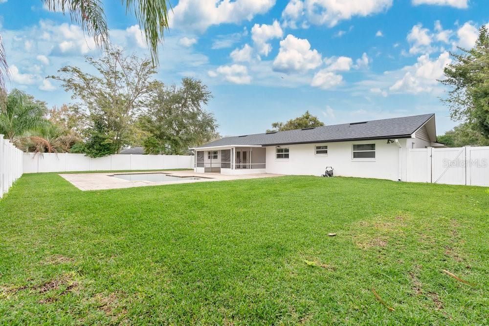 Large Fenced Backyard & Pool