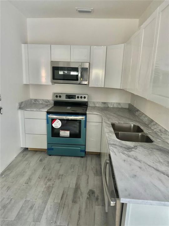 For Rent: $2,100 (3 beds, 2 baths, 1549 Square Feet)