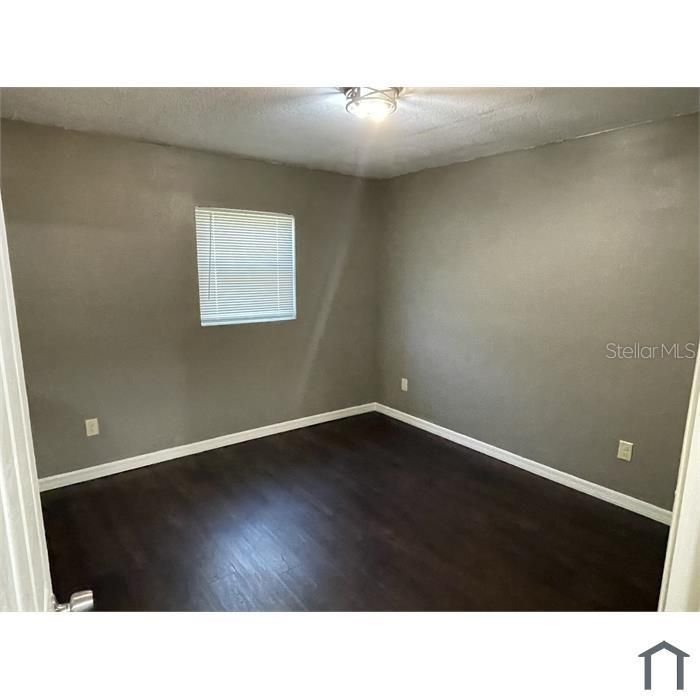 For Rent: $3,500 (5 beds, 2 baths, 1737 Square Feet)