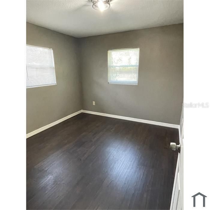 For Rent: $3,500 (5 beds, 2 baths, 1737 Square Feet)