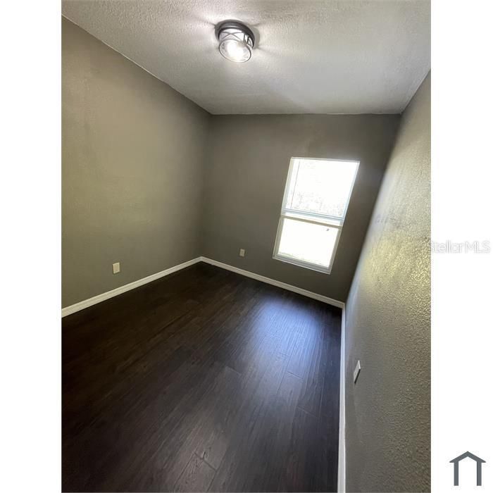 For Rent: $3,500 (5 beds, 2 baths, 1737 Square Feet)