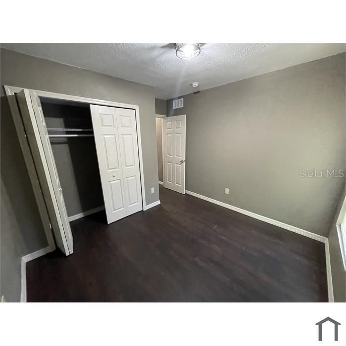 For Rent: $3,500 (5 beds, 2 baths, 1737 Square Feet)