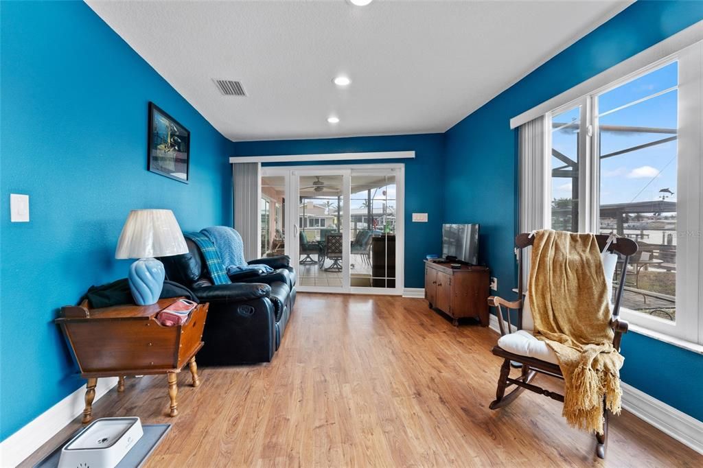 For Sale: $1,300,000 (2 beds, 2 baths, 1786 Square Feet)