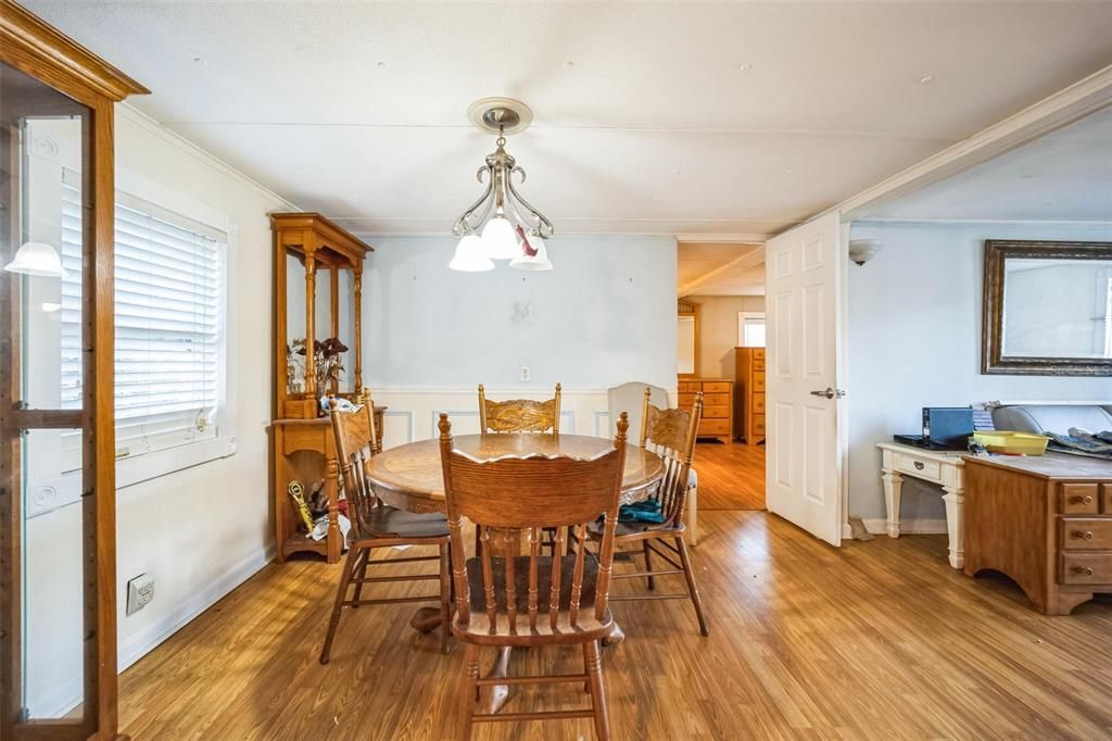 For Sale: $185,000 (3 beds, 2 baths, 1152 Square Feet)