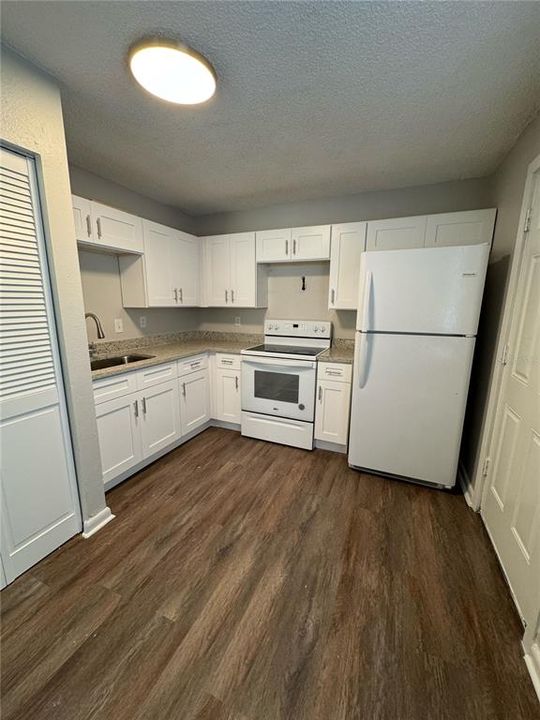 For Rent: $1,200 (2 beds, 1 baths, 1378 Square Feet)