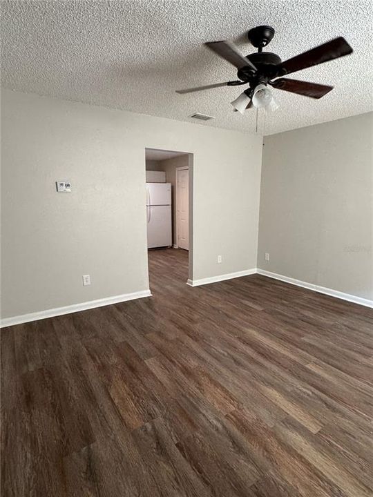 For Rent: $1,200 (2 beds, 1 baths, 1378 Square Feet)