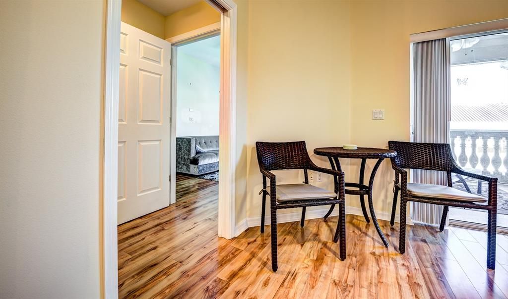 Living room with access to the balcony