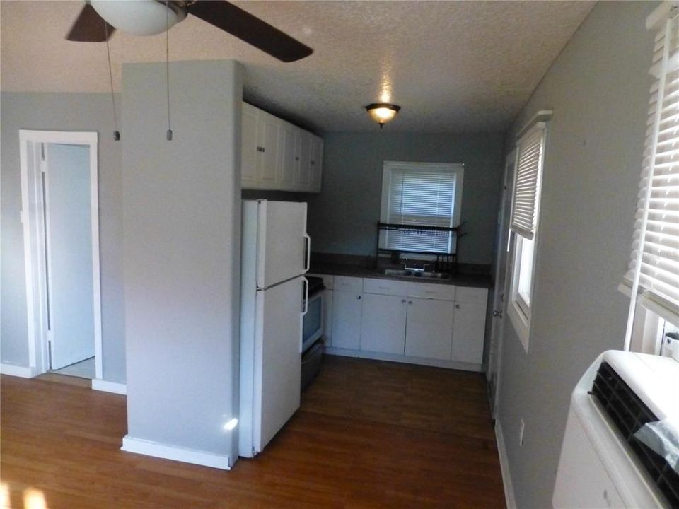 For Rent: $1,475 (2 beds, 1 baths, 700 Square Feet)