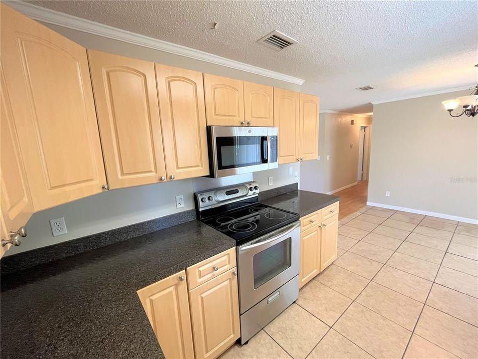 For Rent: $2,500 (4 beds, 2 baths, 1568 Square Feet)