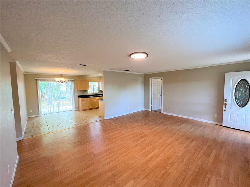 For Rent: $2,500 (4 beds, 2 baths, 1568 Square Feet)