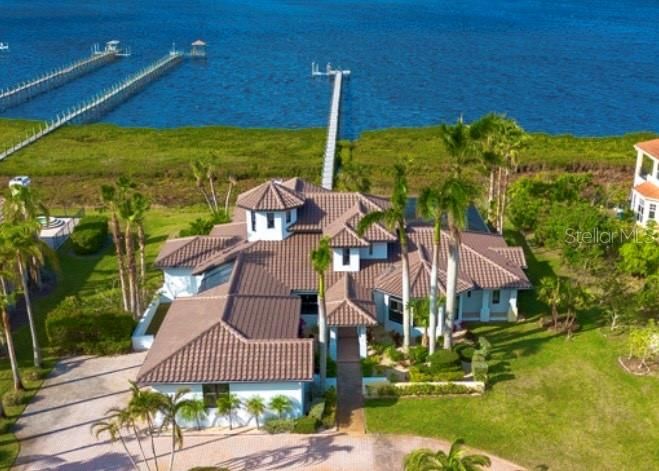 Recently Sold: $2,900,000 (5 beds, 5 baths, 4802 Square Feet)