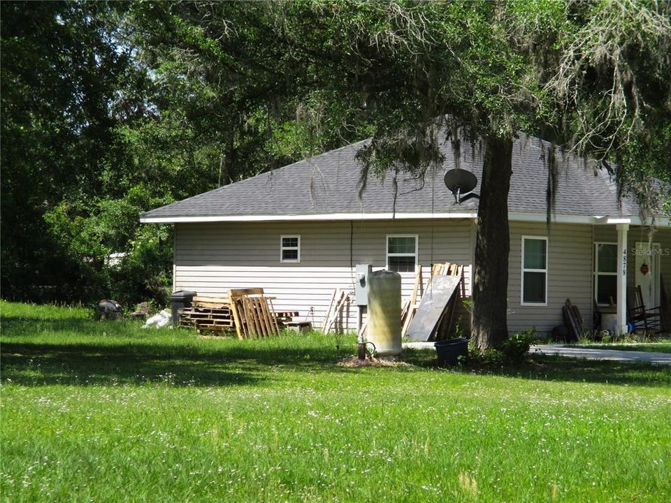 For Sale: $230,000 (3 beds, 2 baths, 1162 Square Feet)