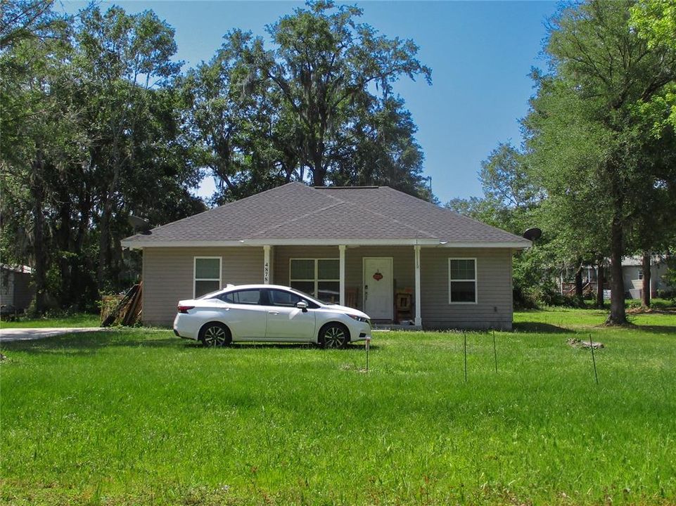 For Sale: $230,000 (3 beds, 2 baths, 1162 Square Feet)