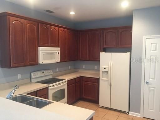 For Rent: $2,395 (3 beds, 3 baths, 2018 Square Feet)