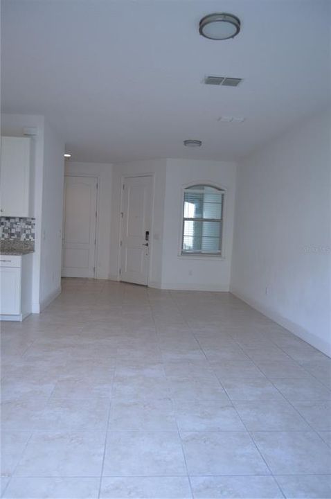 For Rent: $2,600 (3 beds, 2 baths, 1246 Square Feet)