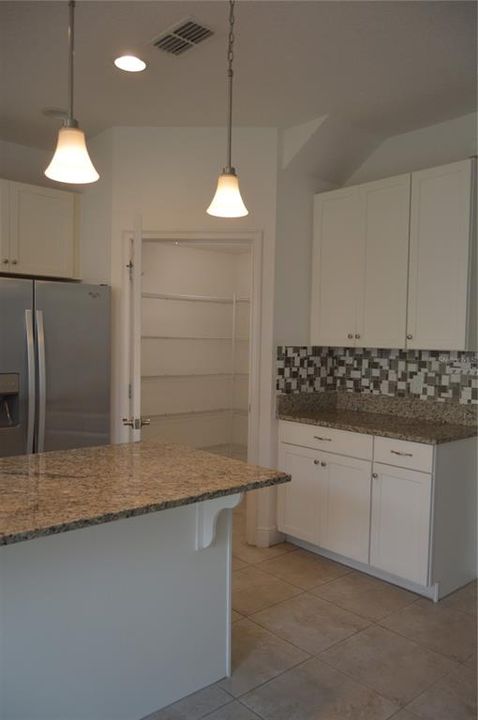 For Rent: $2,600 (3 beds, 2 baths, 1246 Square Feet)