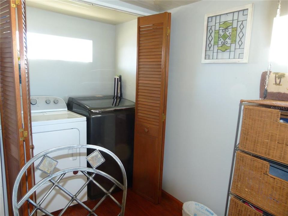 На продажу: $115,000 (1 спален, 1 ванн, 420 Квадратных фут)