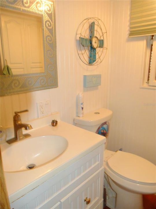 На продажу: $115,000 (1 спален, 1 ванн, 420 Квадратных фут)