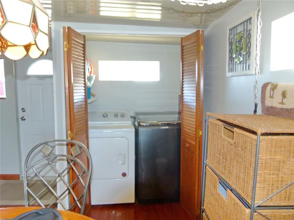 На продажу: $115,000 (1 спален, 1 ванн, 420 Квадратных фут)