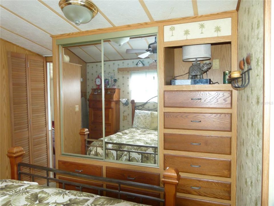 На продажу: $115,000 (1 спален, 1 ванн, 420 Квадратных фут)