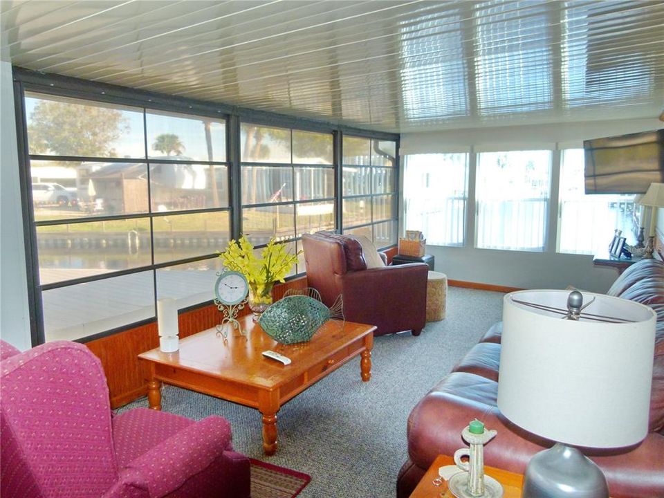 На продажу: $115,000 (1 спален, 1 ванн, 420 Квадратных фут)