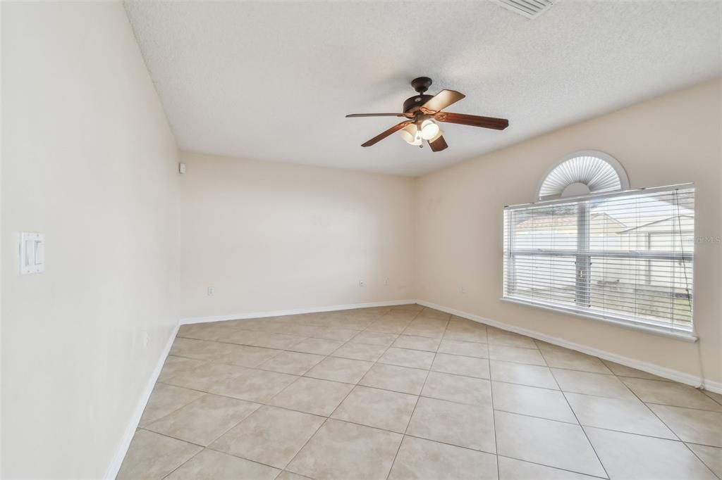 For Sale: $475,000 (4 beds, 2 baths, 2215 Square Feet)