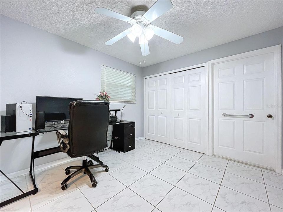 For Sale: $335,000 (2 beds, 2 baths, 1170 Square Feet)