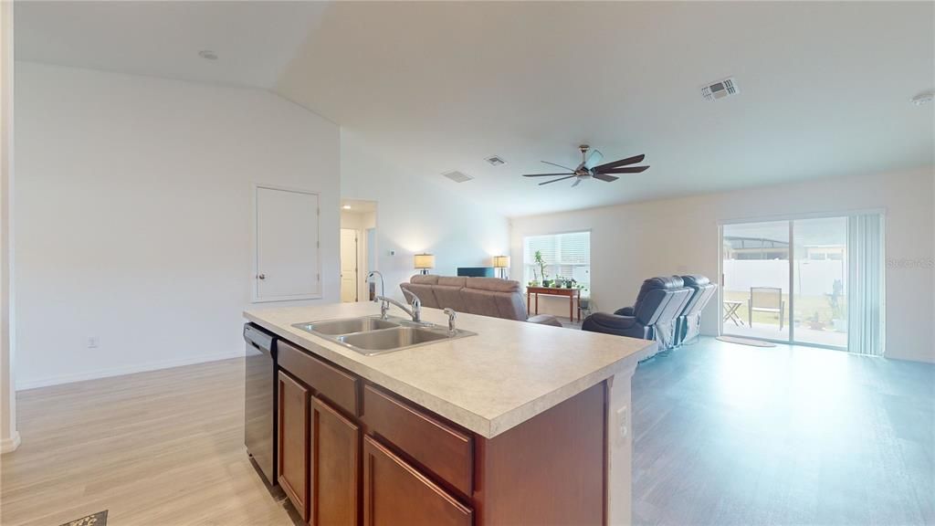 For Sale: $379,900 (3 beds, 2 baths, 2044 Square Feet)