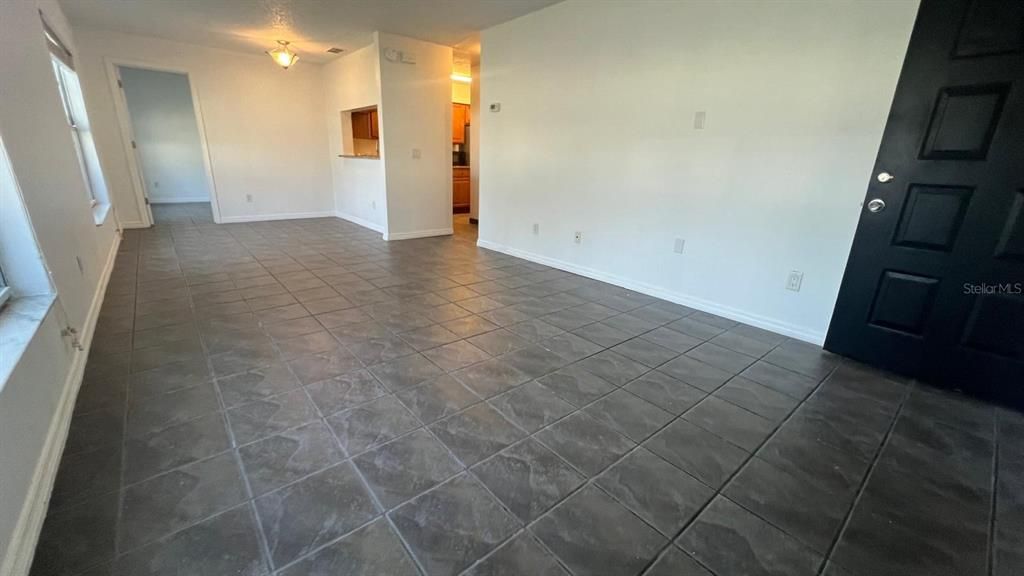 For Rent: $1,575 (2 beds, 2 baths, 912 Square Feet)