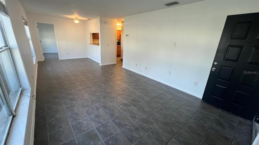 For Rent: $1,575 (2 beds, 2 baths, 912 Square Feet)