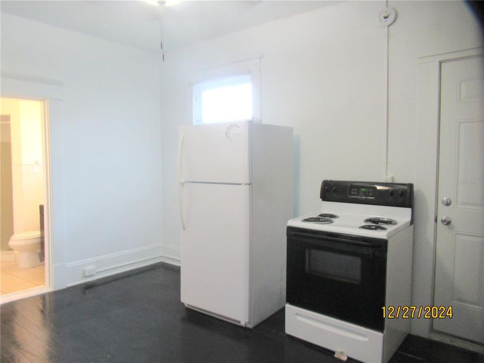 For Rent: $1,150 (0 beds, 1 baths, 650 Square Feet)