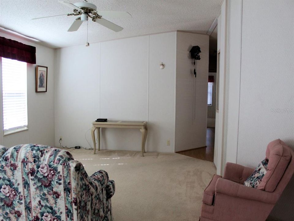 For Sale: $139,000 (2 beds, 2 baths, 1375 Square Feet)