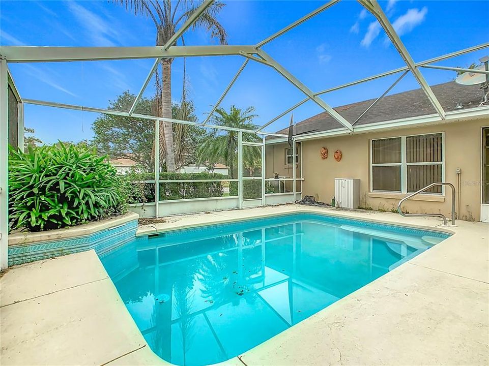 Screened pool/lanai.