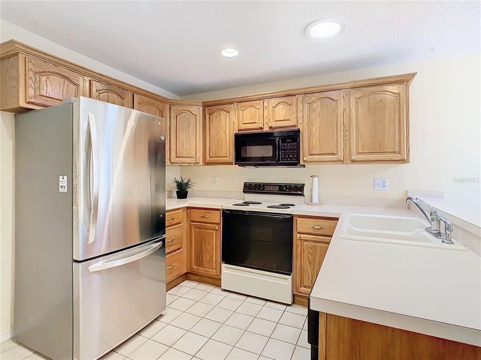 Kitchen counter/breakfast bar.