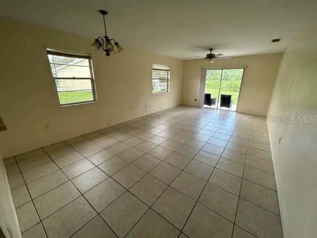 For Rent: $1,500 (2 beds, 1 baths, 993 Square Feet)