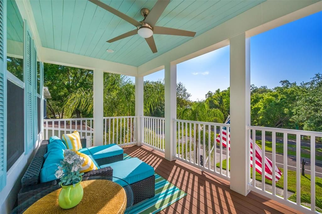 upstairs balcony overlooking Park Blvd