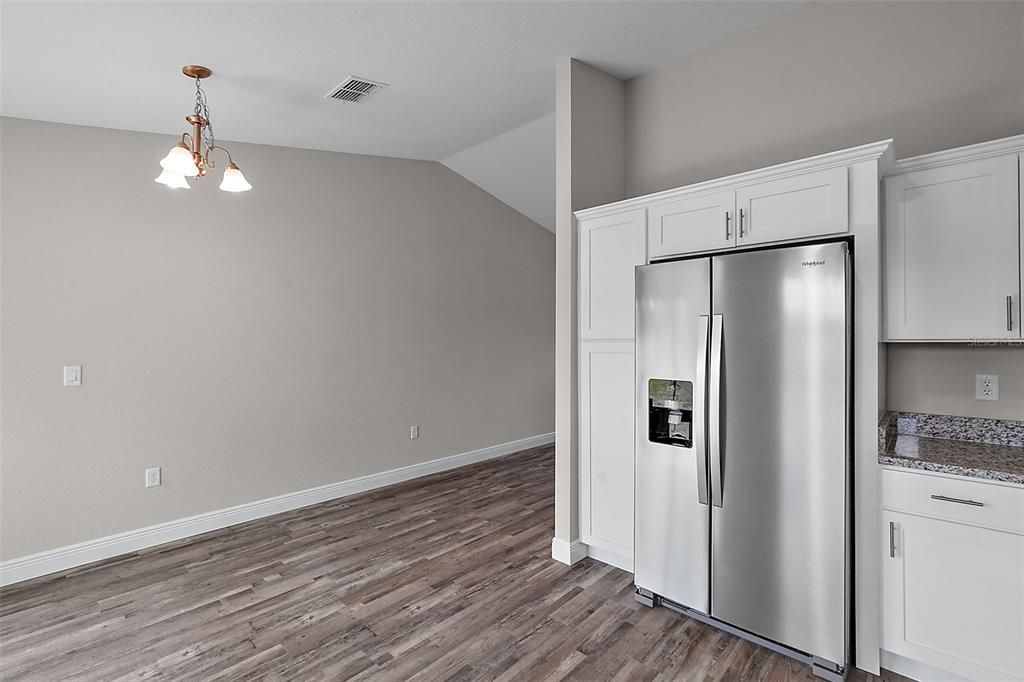 For Sale: $239,900 (3 beds, 2 baths, 1138 Square Feet)