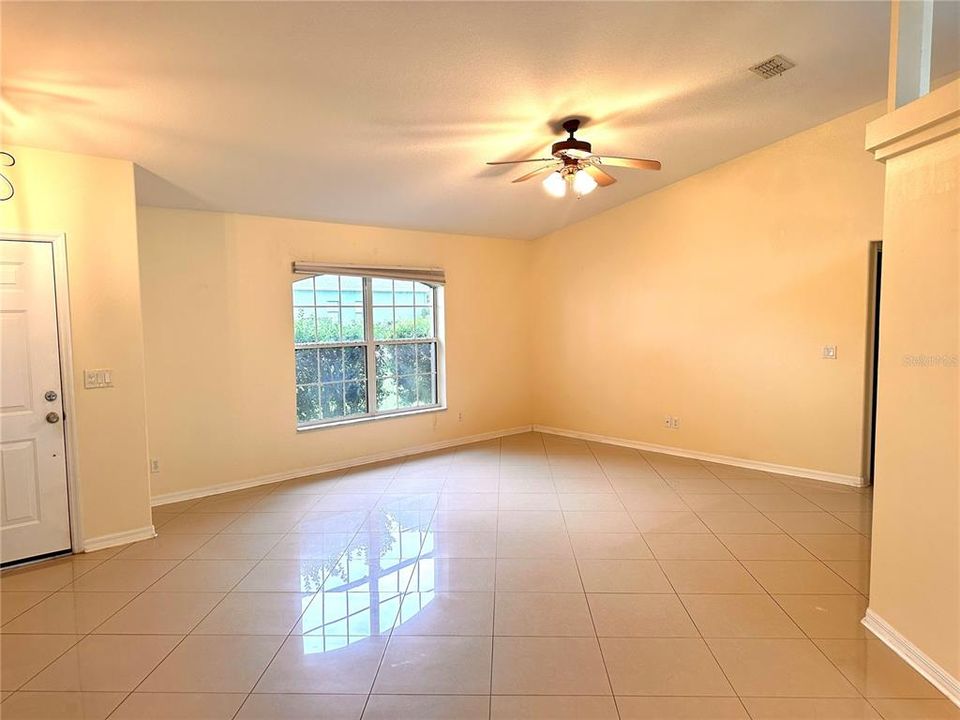 For Rent: $2,000 (3 beds, 2 baths, 1598 Square Feet)