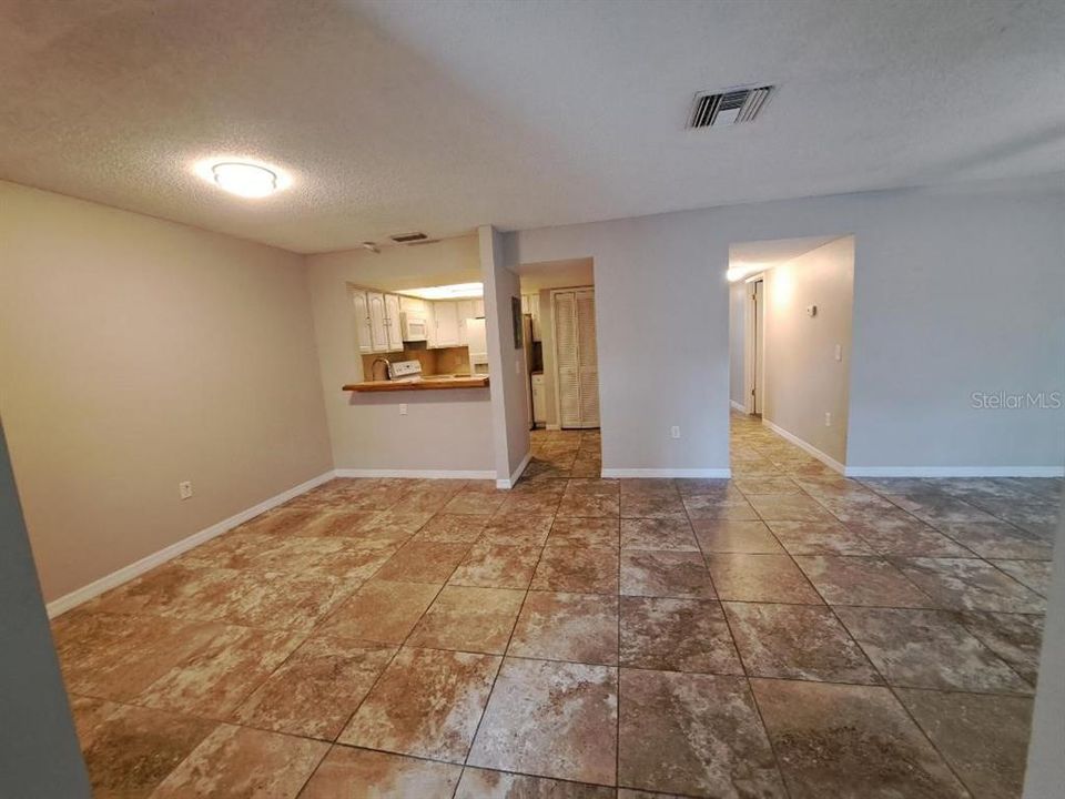 For Sale: $140,000 (3 beds, 2 baths, 1239 Square Feet)