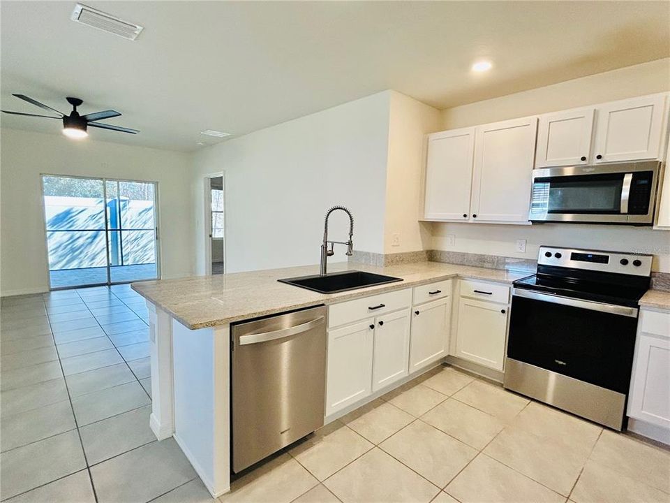 For Sale: $399,900 (3 beds, 2 baths, 1516 Square Feet)