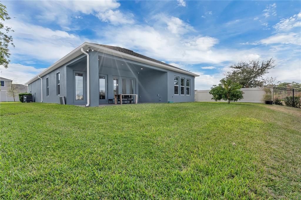 For Sale: $799,000 (3 beds, 2 baths, 2571 Square Feet)