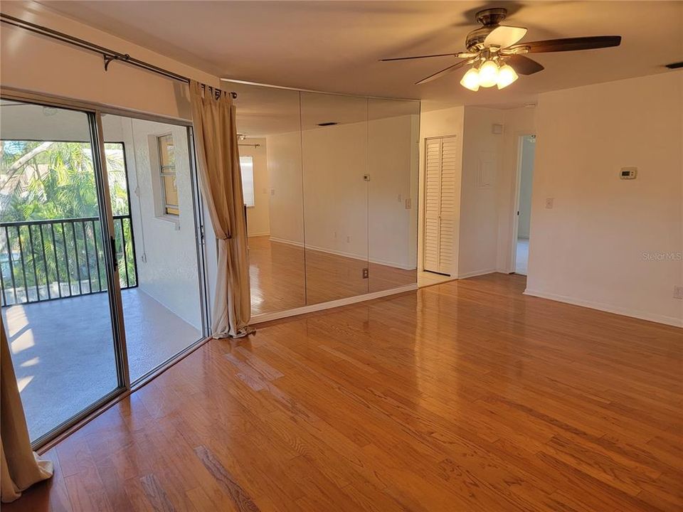 For Rent: $2,600 (2 beds, 2 baths, 1025 Square Feet)