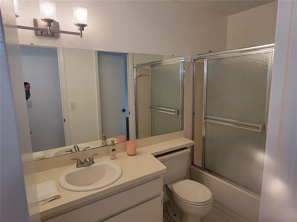 For Rent: $2,600 (2 beds, 2 baths, 1025 Square Feet)