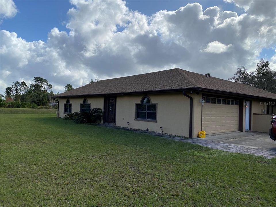 For Sale: $699,000 (3 beds, 3 baths, 2177 Square Feet)