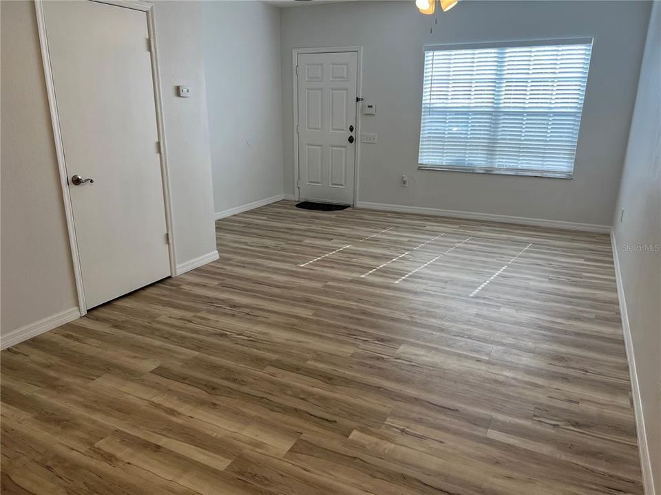 For Sale: $309,900 (2 beds, 1 baths, 1152 Square Feet)