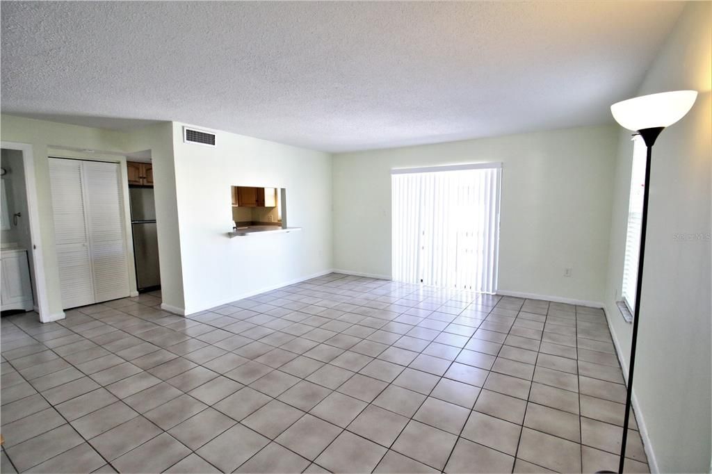 For Rent: $1,650 (2 beds, 1 baths, 1056 Square Feet)