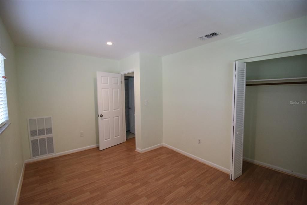 For Rent: $1,650 (2 beds, 1 baths, 1056 Square Feet)