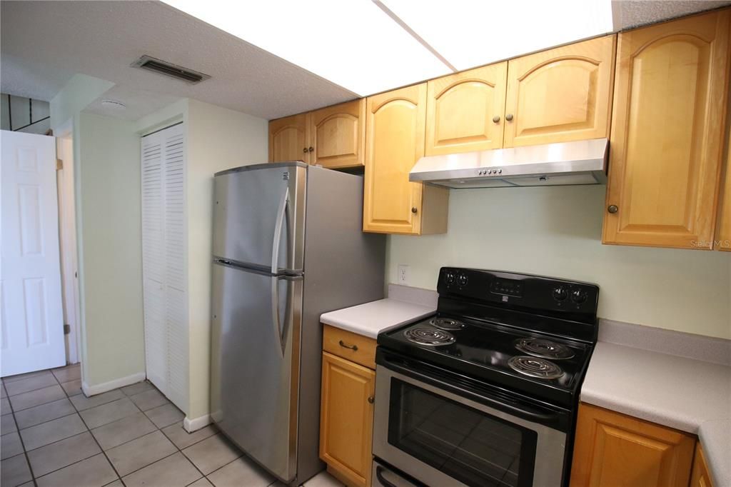 For Rent: $1,650 (2 beds, 1 baths, 1056 Square Feet)