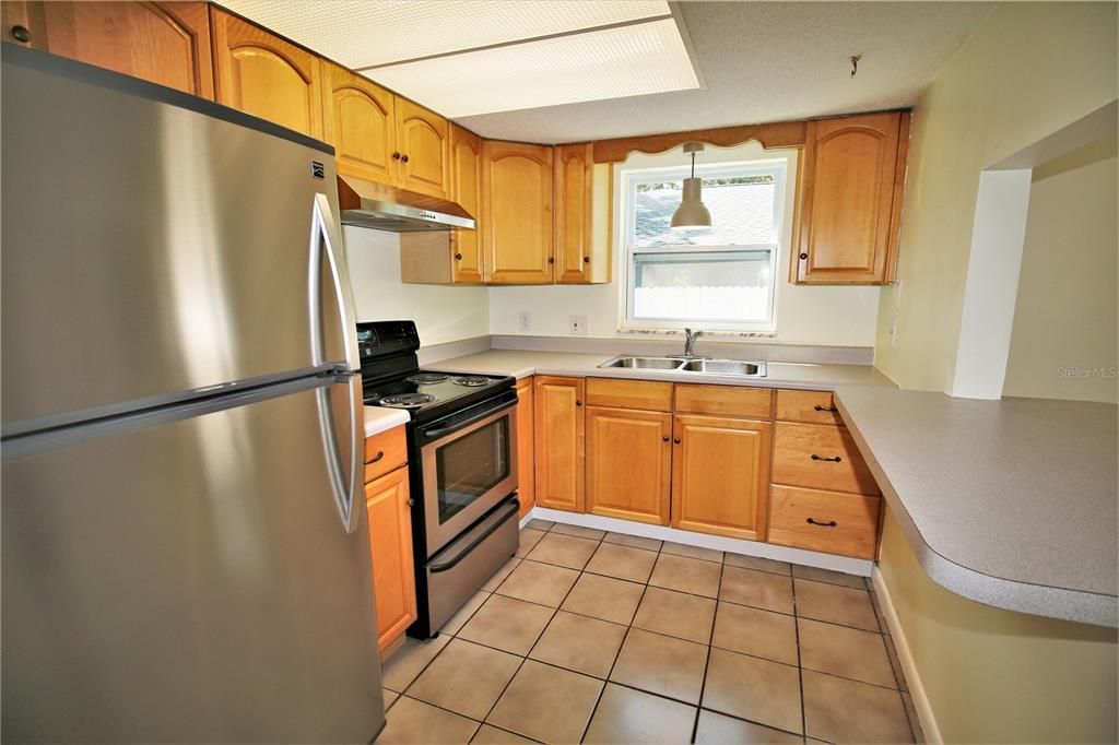 For Rent: $1,650 (2 beds, 1 baths, 1056 Square Feet)